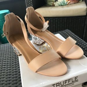 Nude sandals with clear heel